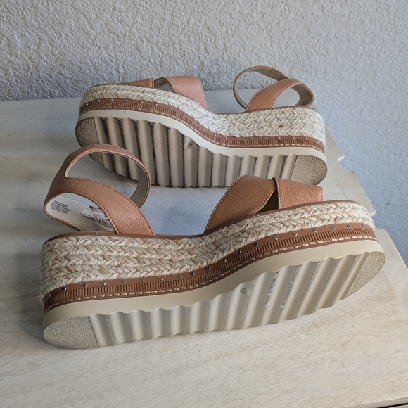 Vince Camuto Martinda Espadrille Wedge Sandals Leather Upper 9.5 Beige Excellent - Picture 8 of 11